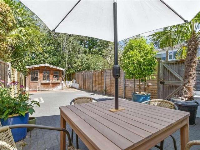 House for sale in Ivy Chimneys, Epping