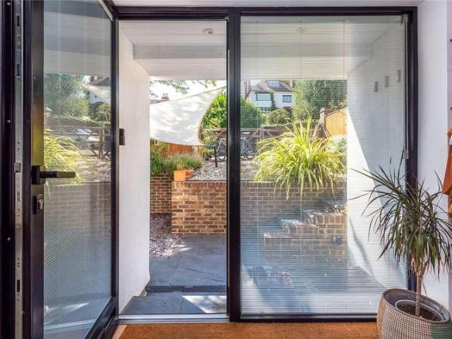House for sale in Tower Hill, Pachesham Park