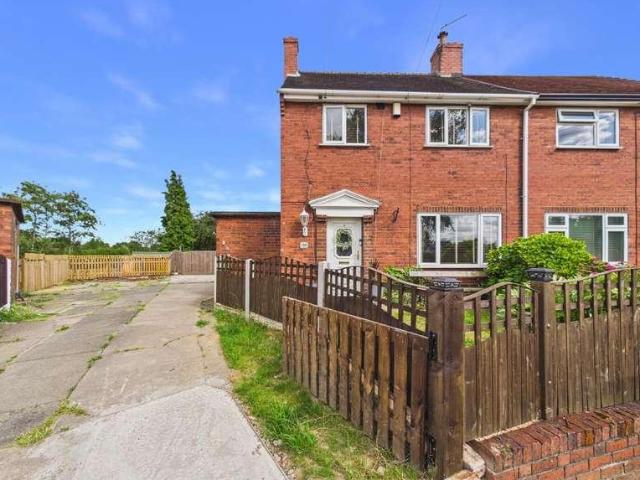House for sale in Featherstone, Streethouse