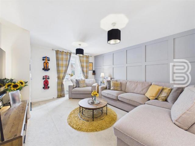 House for sale in Houlton, New Bilton
