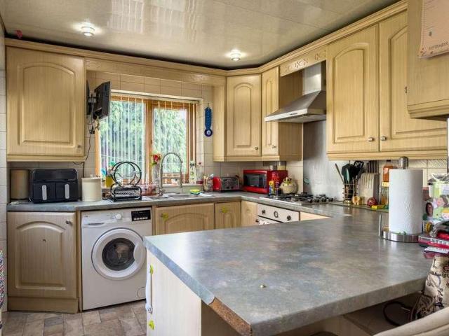 House for sale in Claremount, Northowram