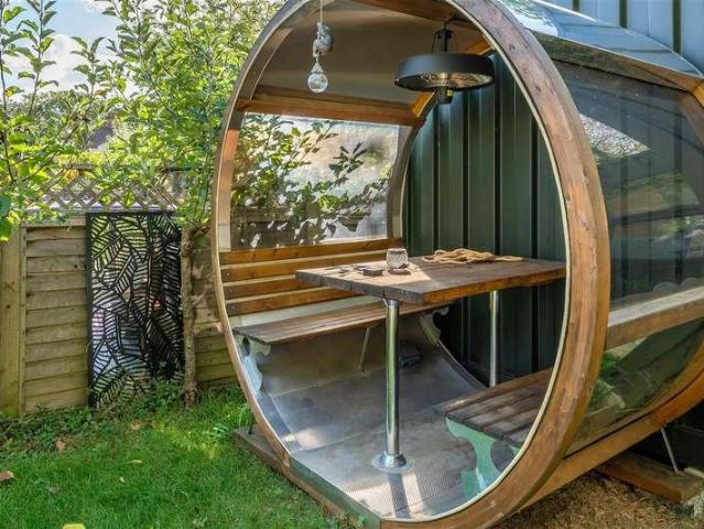 House for sale in Holland, Tandridge