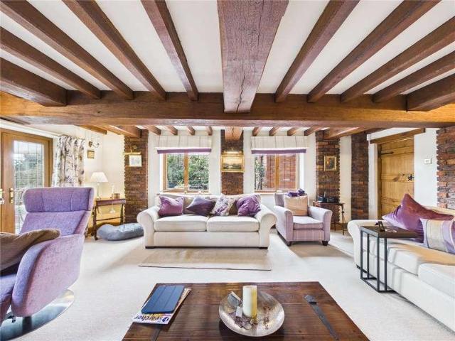 House for sale in Crookhill, Worcestershire