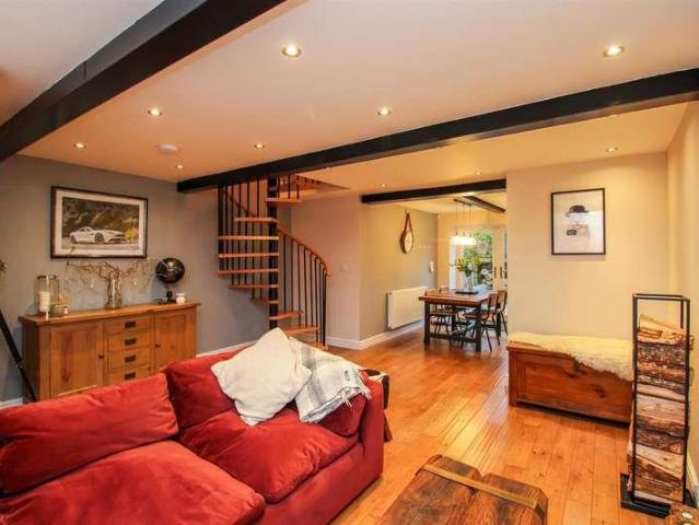 House for sale in Horbury Bridge, West Yorkshire