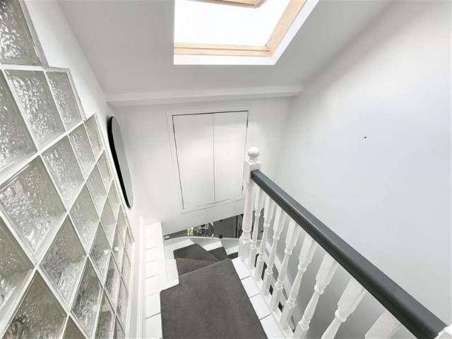House for sale in Woodhatch, Red Hill