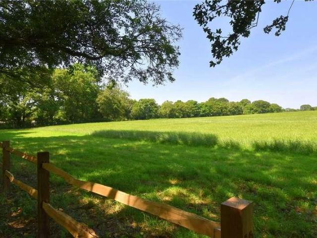 House for sale in Fole, Surrey