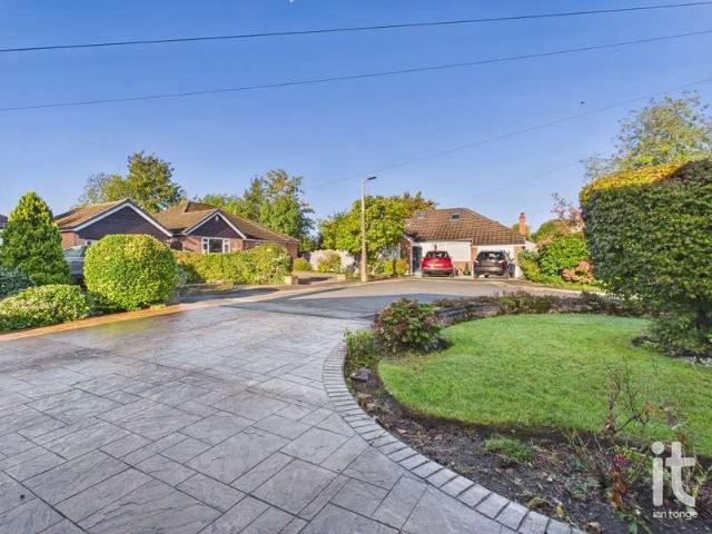 House for sale in Hazel Grove, Stockport