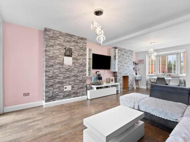 House for sale in Crookhill, Worcestershire