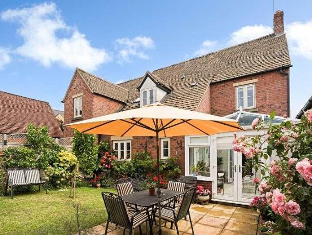 House for sale in Fossebridge, Gloucestershire