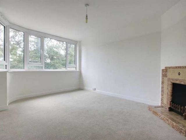 House for sale in Bourne End, Pouchen End