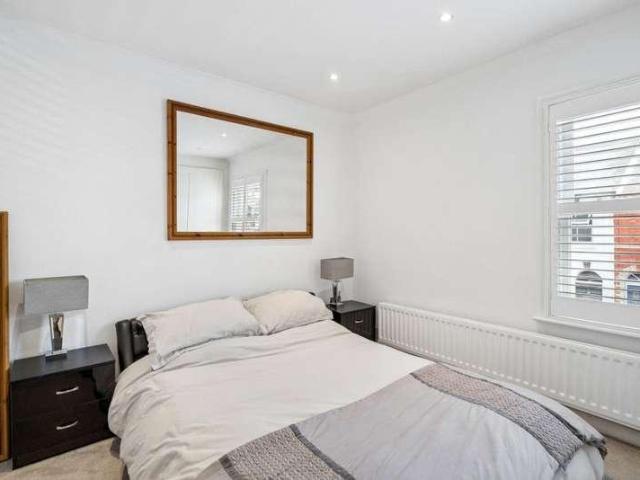 House for sale in Henley-on-Thames, Berrick Salome