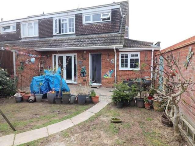House for sale in Warden Hill, Luton