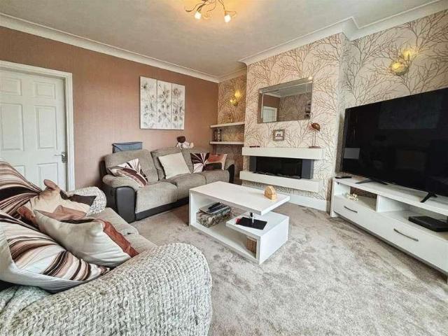 House for sale in Westwood Park, West Yorkshire