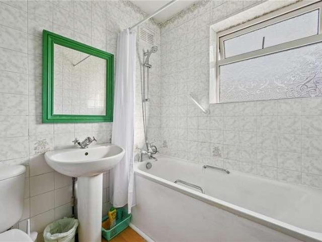 House for sale in Brondesbury, Greater London
