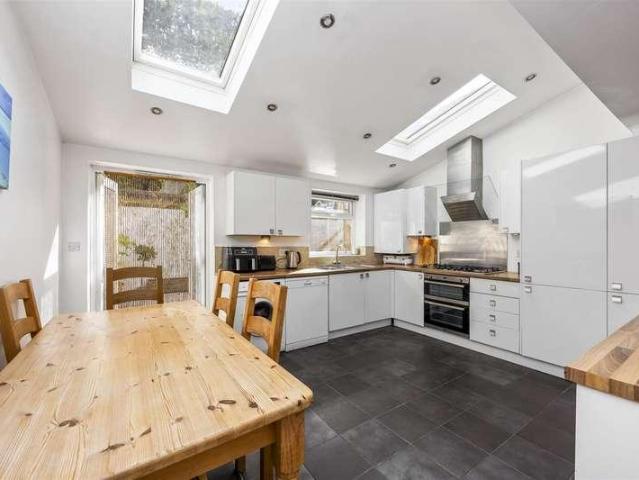 House for sale in Wallands Park, Lewes