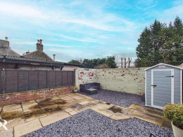 House for sale in Charlesworth, East Midlands