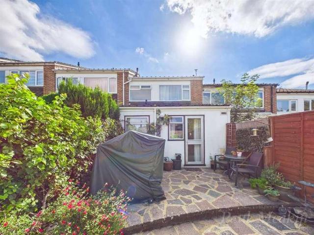 House for sale in Selsdon, Greater London