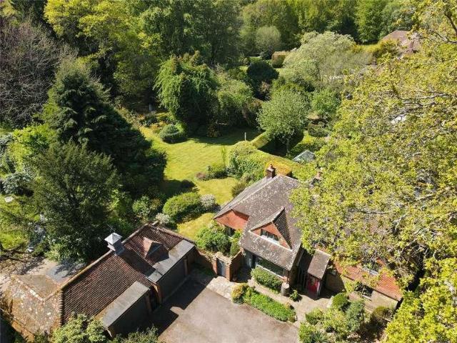 House for sale in Fole, Surrey