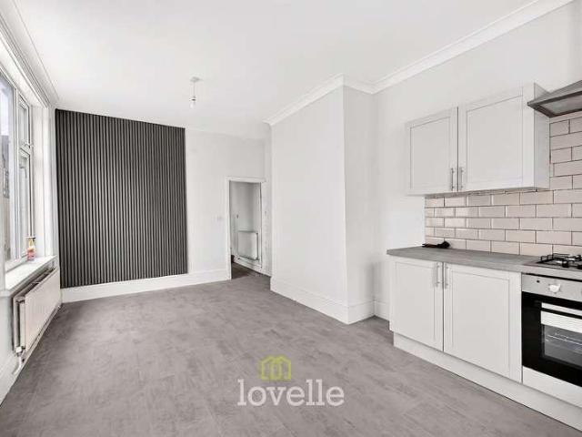 House for sale in New Clee, Cleethorpes