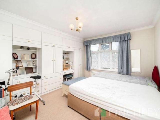House for sale in Friern Barnet, Greater London