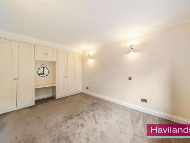 House for sale in Winchmore Hill, Edmonton