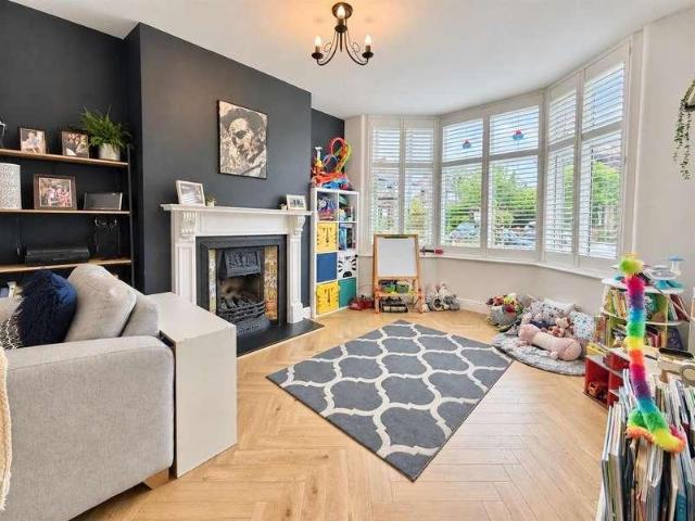 House for sale in Ashton upon Mersey, Trafford Park