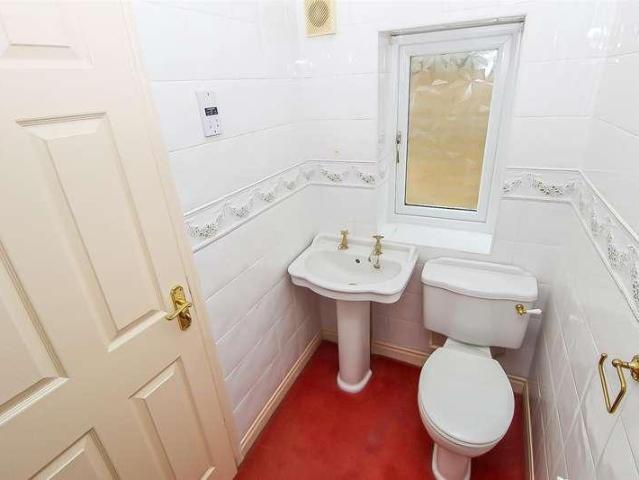 House for sale in Hanging Heaton, Dewsbury