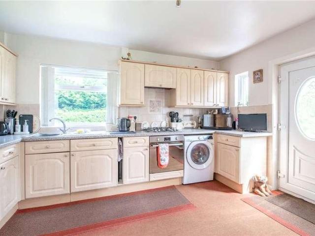 House for sale in Cottingley, West Yorkshire