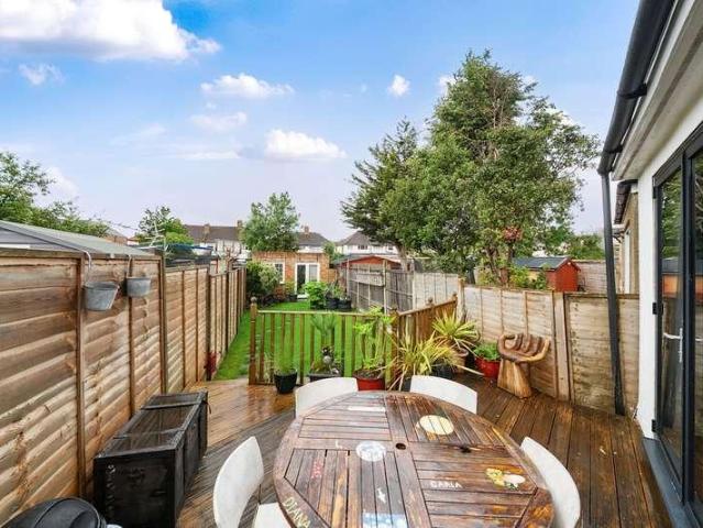 House for sale in Ruislip, London Borough of Hillingdon House for sale in Ruislip, London Borough of Hillingdon