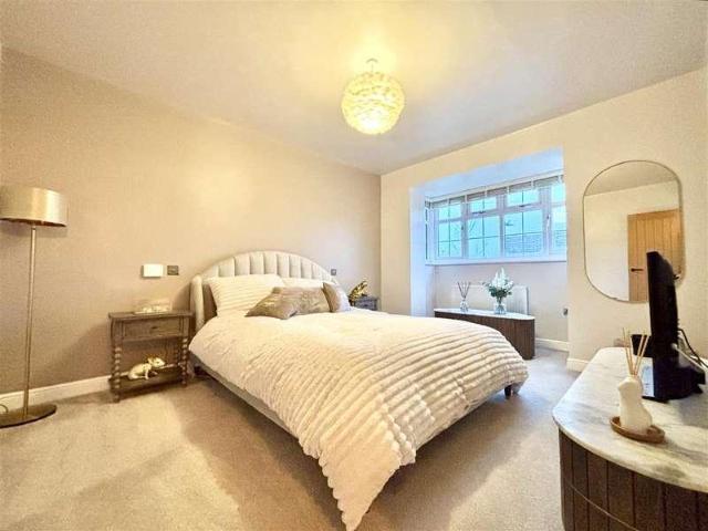 House for sale in Low Moor, West Yorkshire