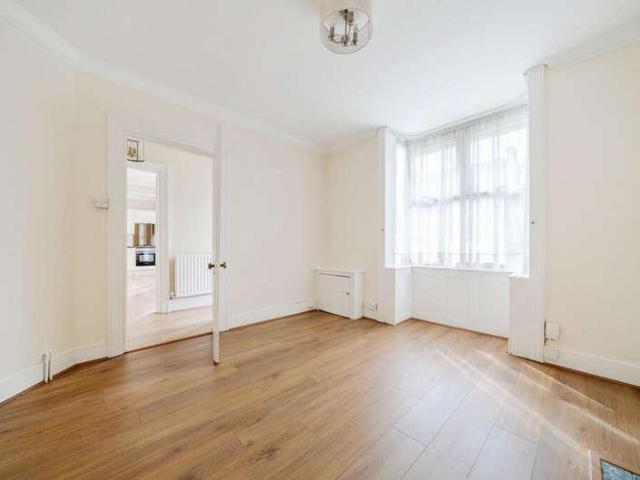 House for sale in Sidcup, Albany Park