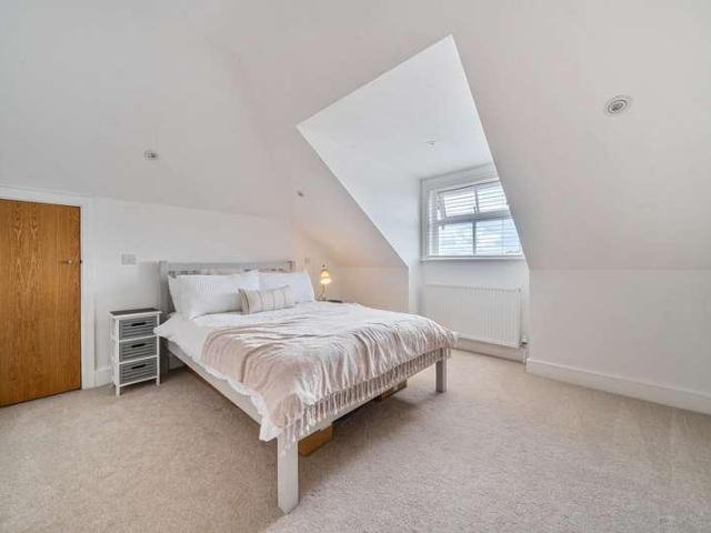 House for sale in Hale, Waverley