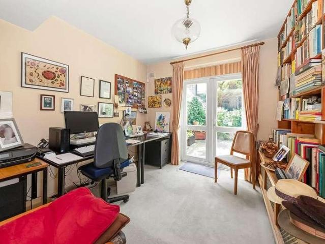 House for sale in Tulse Hill, Greater London