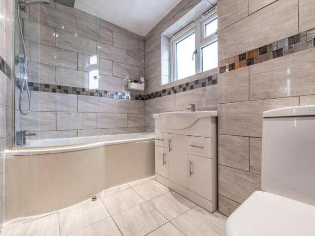House for sale in The Butts, Kent
