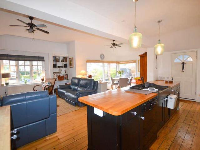 House for sale in Thames Ditton, Thames Ditton