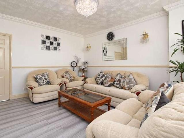 House for sale in New England, Peterborough