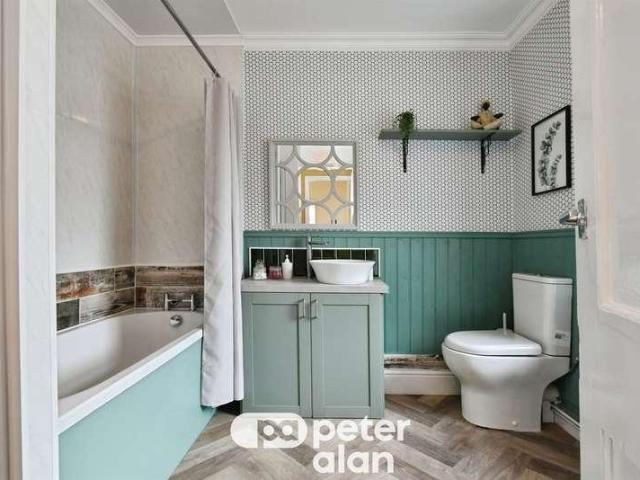 House for sale in Pontlottyn, Wales