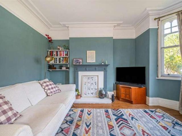 House for sale in Chichester, Littlecote