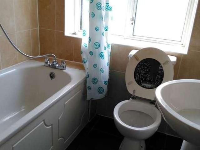 House for sale in Woodford Bridge, Greater London