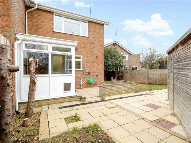 House for sale in Burton Latimer