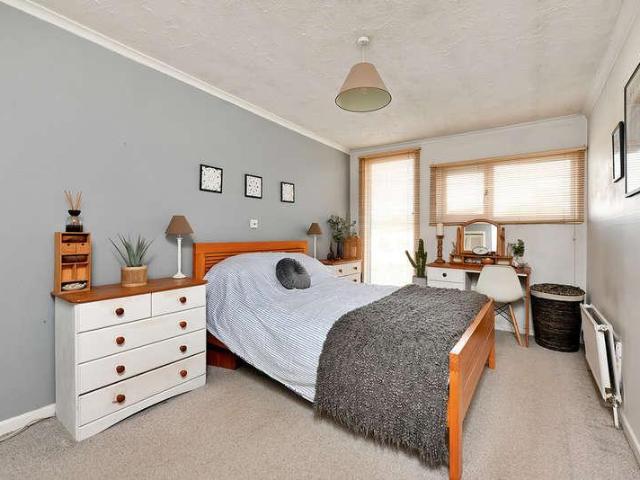 House for sale in Yateley, Moulsham Green