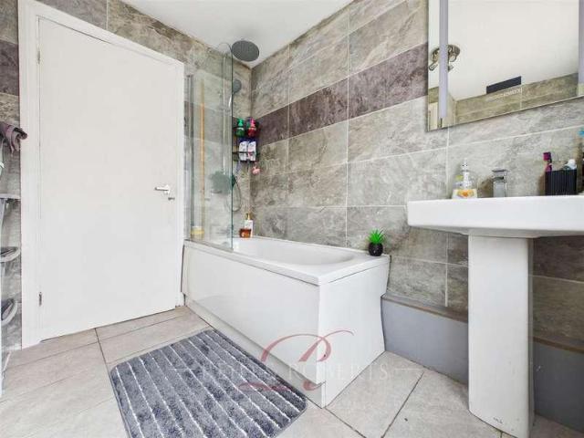 House for sale in Coedpoeth, Wales