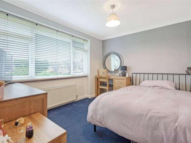 House for sale in Southend-on-sea, Great Wakering