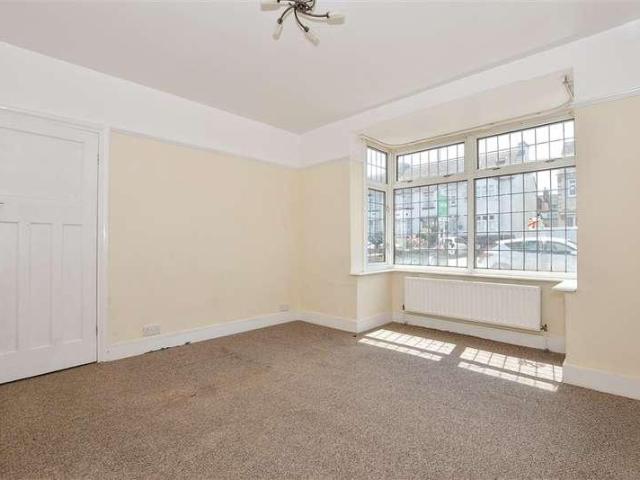 House for sale in Kings Farm, Hamerton