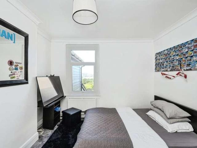 House for sale in Gorseinon, Wales