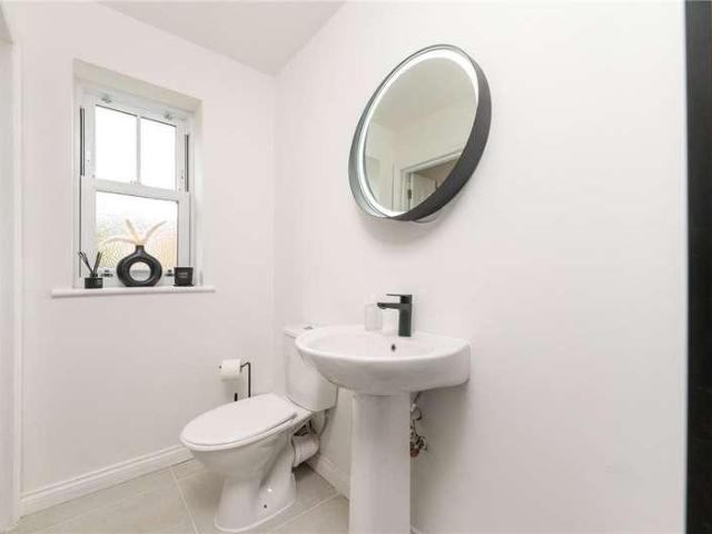 House for sale in Horbury, West Yorkshire