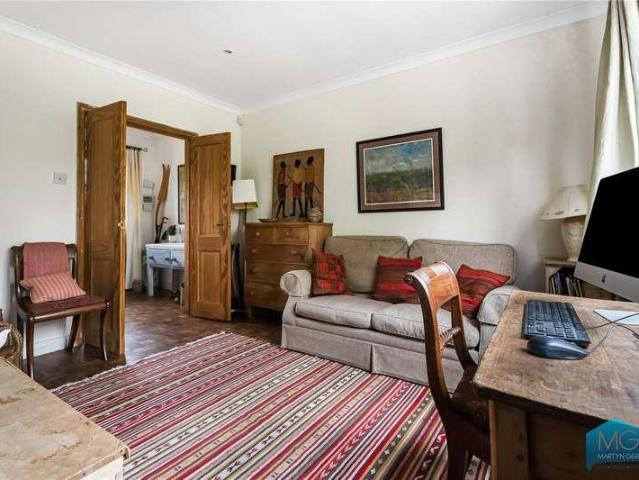 House for sale in Woodside Park, Greater London