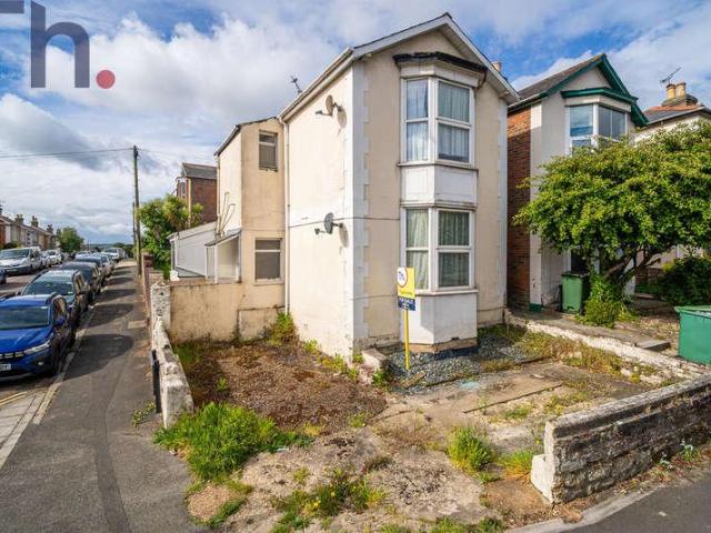 House for sale in Binstead, Ryde