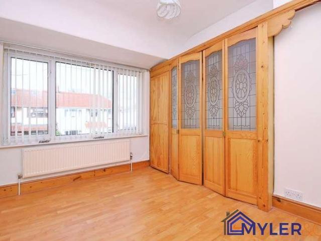 House for sale in Widnes, Ditton