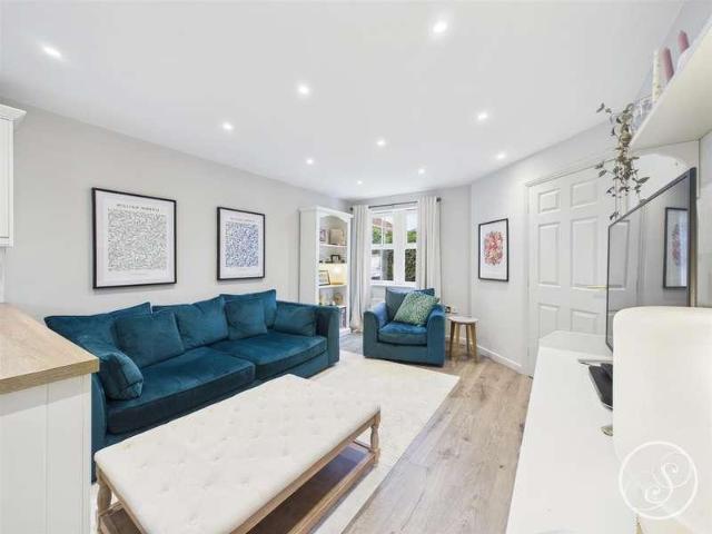 House for sale in Meanwood, West Yorkshire